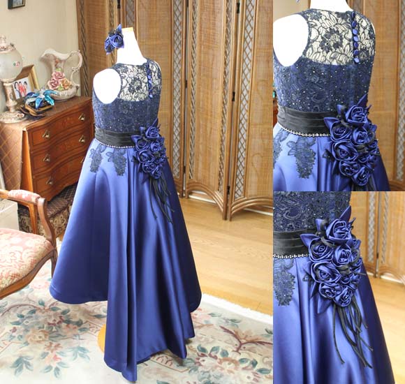 バックスタイルデザイン ウエストのバラのコサージュ